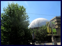 Toronto Bus Tour 184  - Royal Ontario Museum